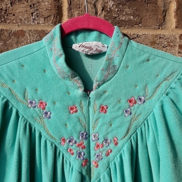 🌟 Vintage Vanity Fair robe size medium petite - Picture 5 of 8